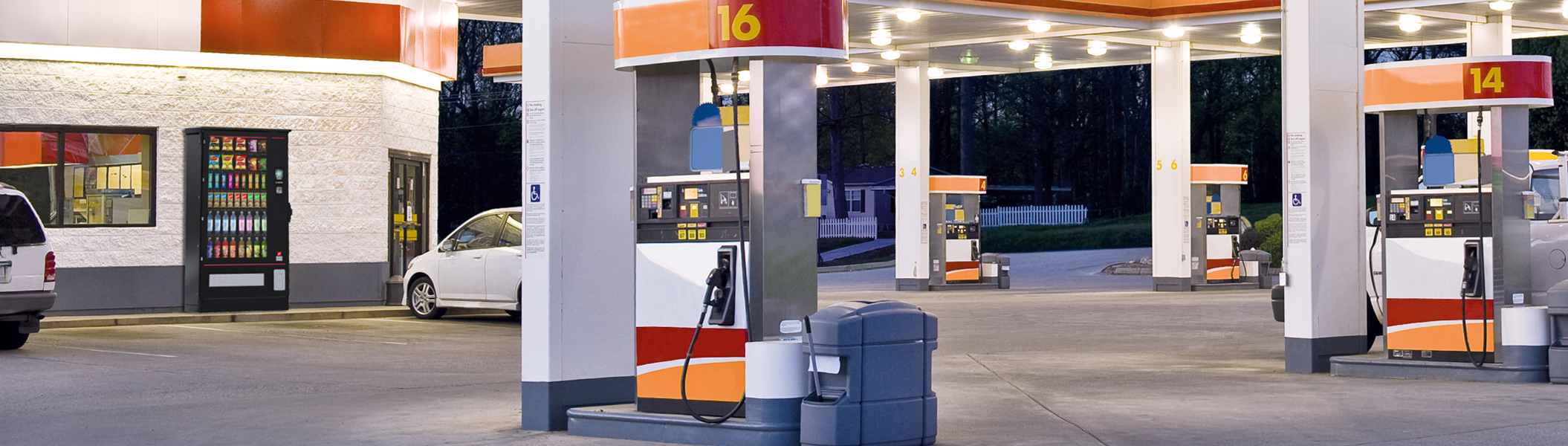 Ladestation & Tankstelle Ein Automat auf einer Tankstelle