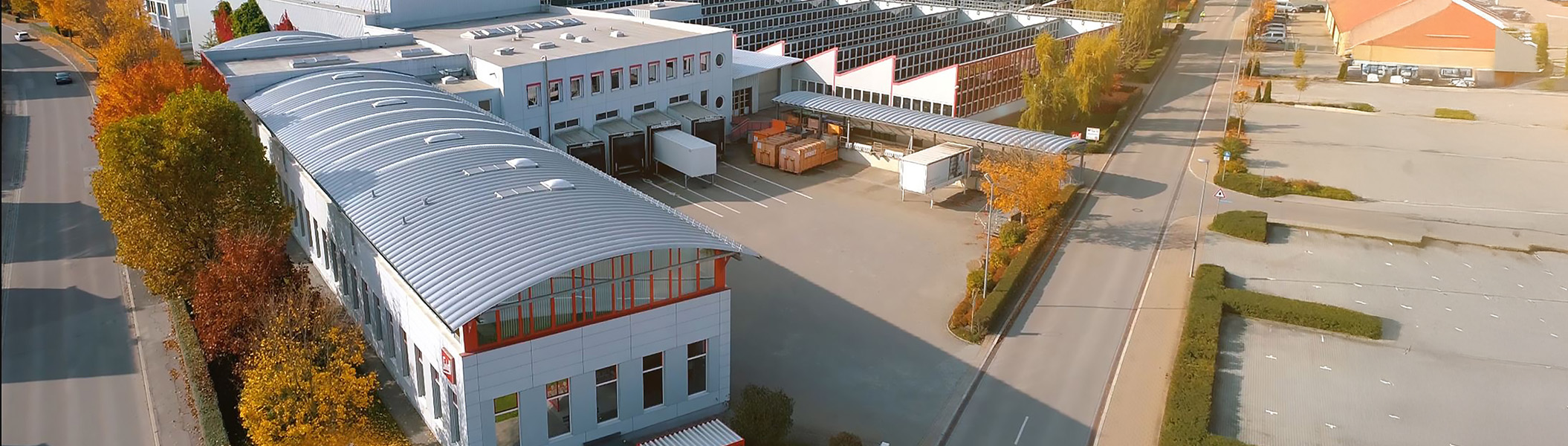 Profil und Struktur Ein Bild eines Unternehmensgebäudes