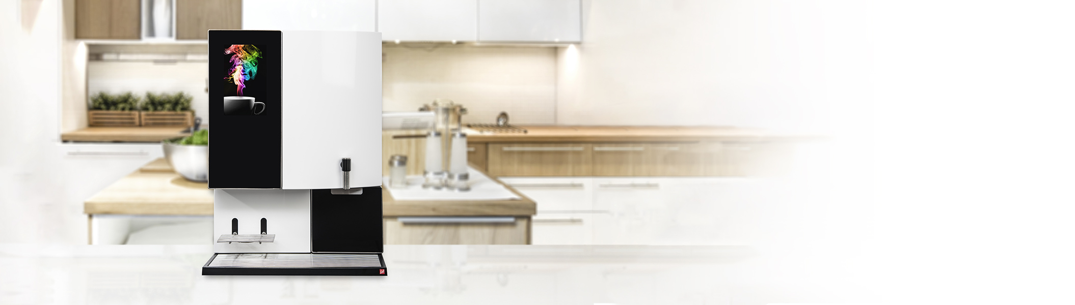 Siamonie-Serie Eine Sielaff Kaffeemaschine der Siamonie Serie steht auf der Arbeitsplatte in einer Küche